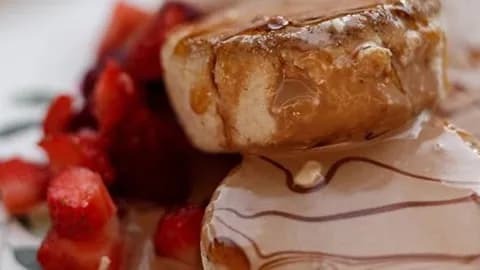 Ricotta cheesecakes with cherry jem
