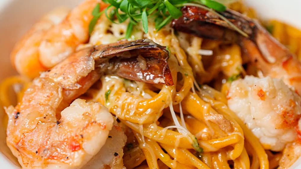 Gaplaň kreweta we krem sously pasta