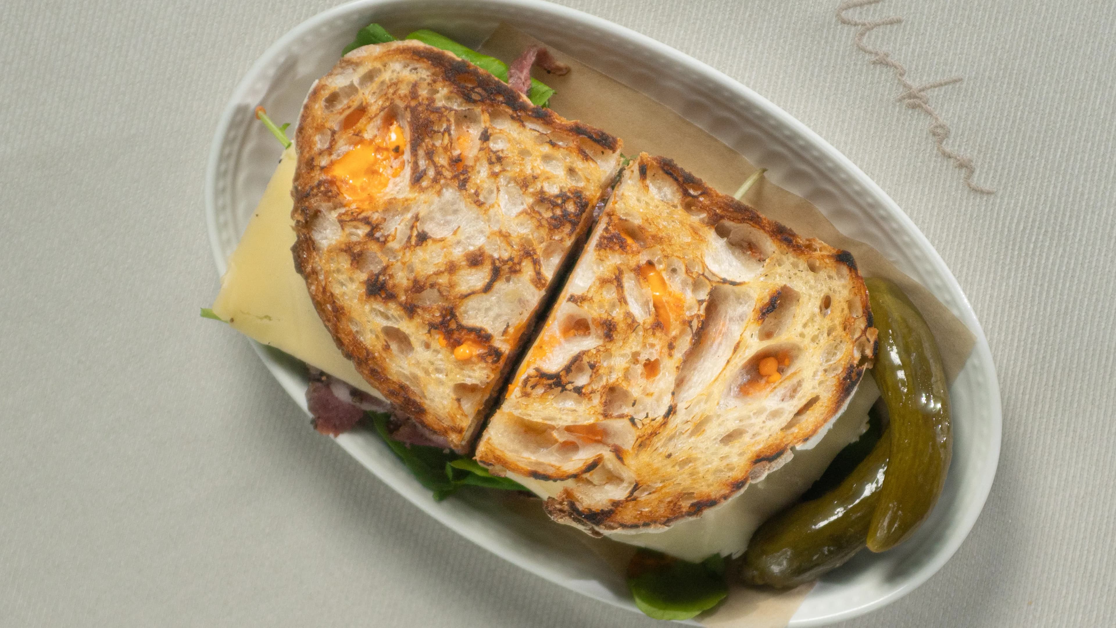 Dana pastırmalı tartin sandviç