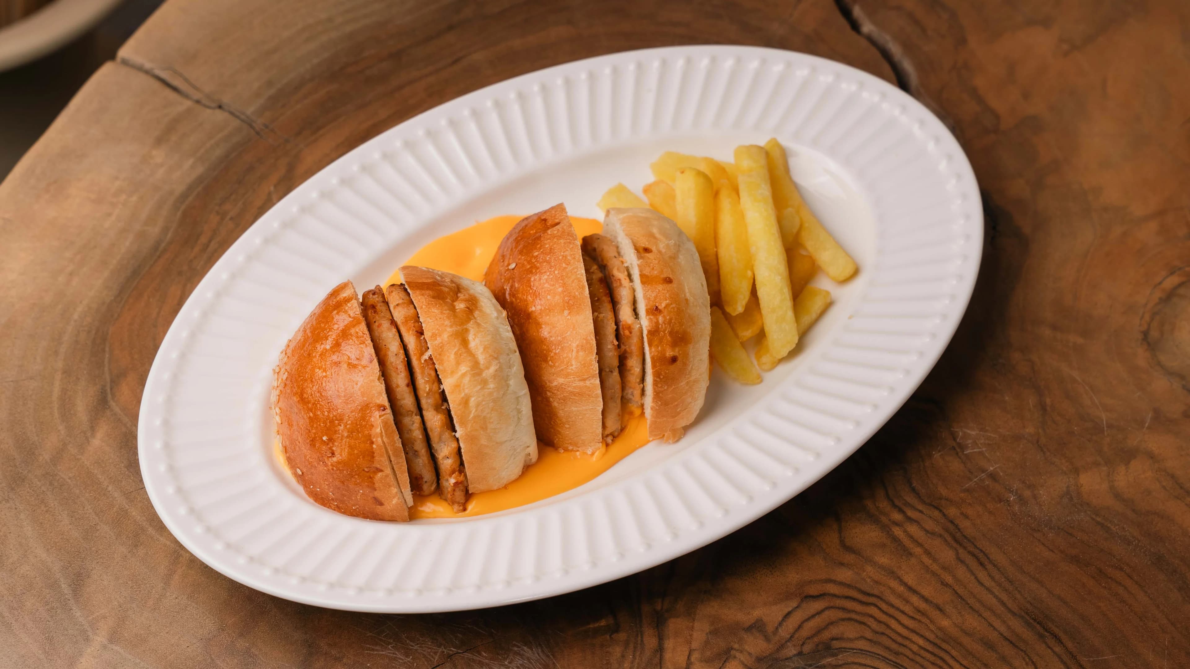 Sir sously burger we kartoşka fri
