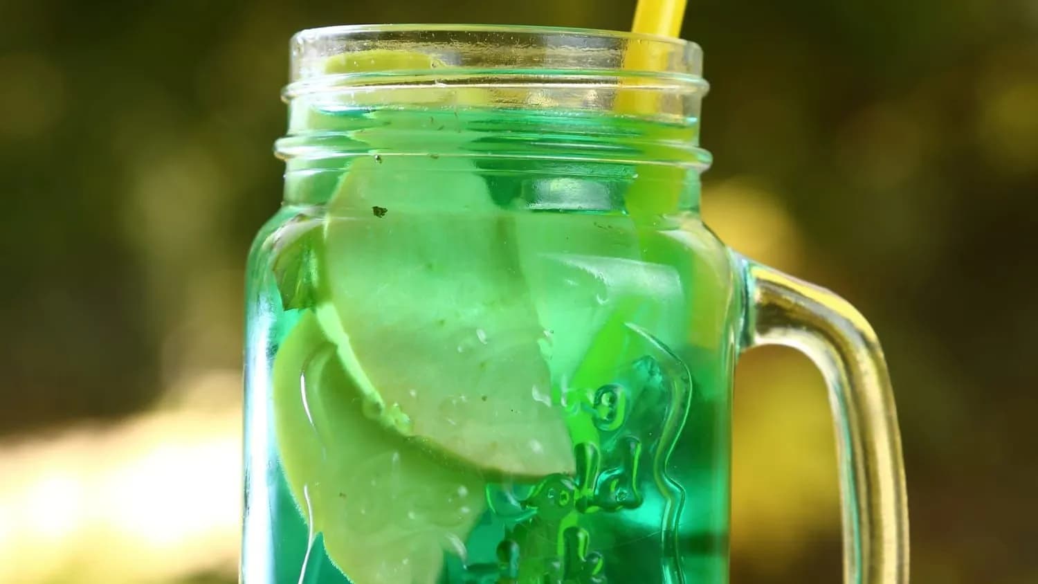 Ýaşyl alma limonady
