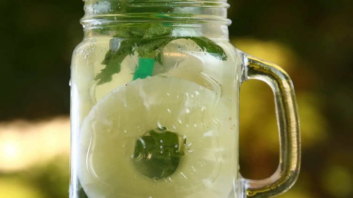 Ananasly limonad