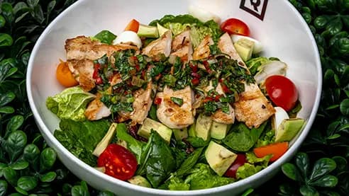 Towuk döşi bilen salat