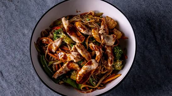 Towuk teriyaki bilen Udon / tüwi
