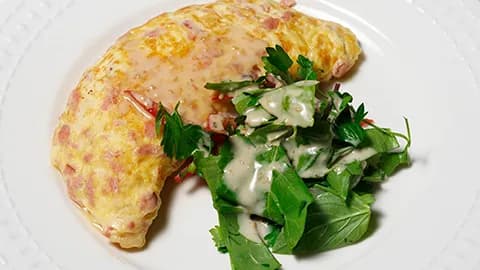 Peýnirli we wetçinaly omlet