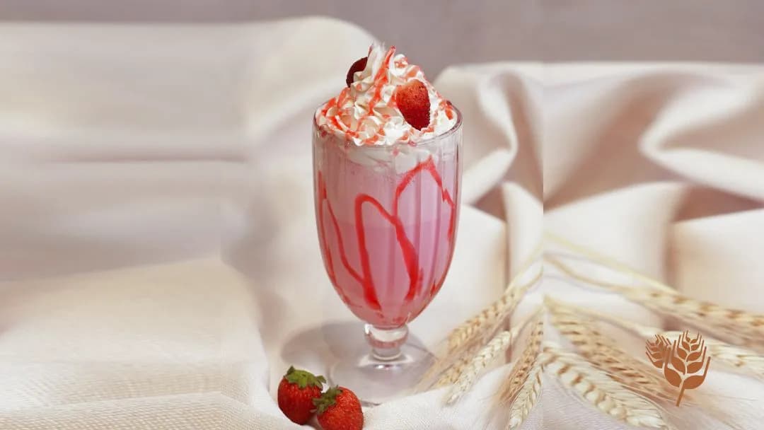 ÇİLEKLİ MILKSHAKE