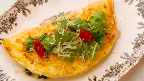 Hindi ve ıspanaklı yumurta akı omleti