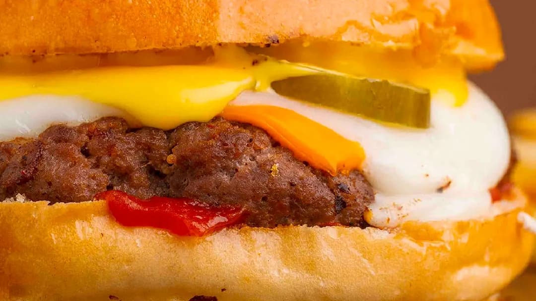 4 peýnirli burger