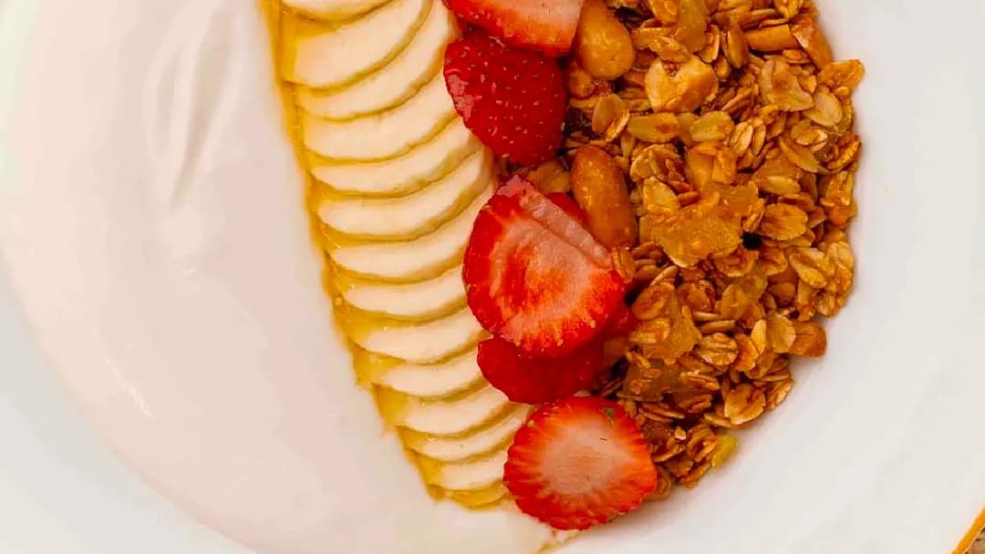 Grek ýogurtly granola
