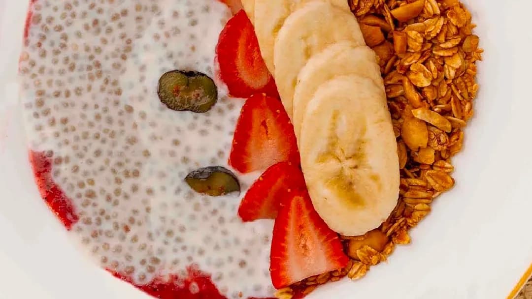 Çia bilen Acai kase