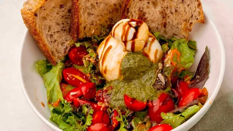 Buratta salatası