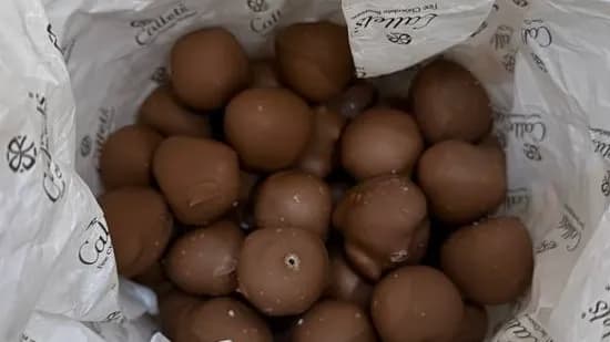 Стаканчик малины в шоколаде