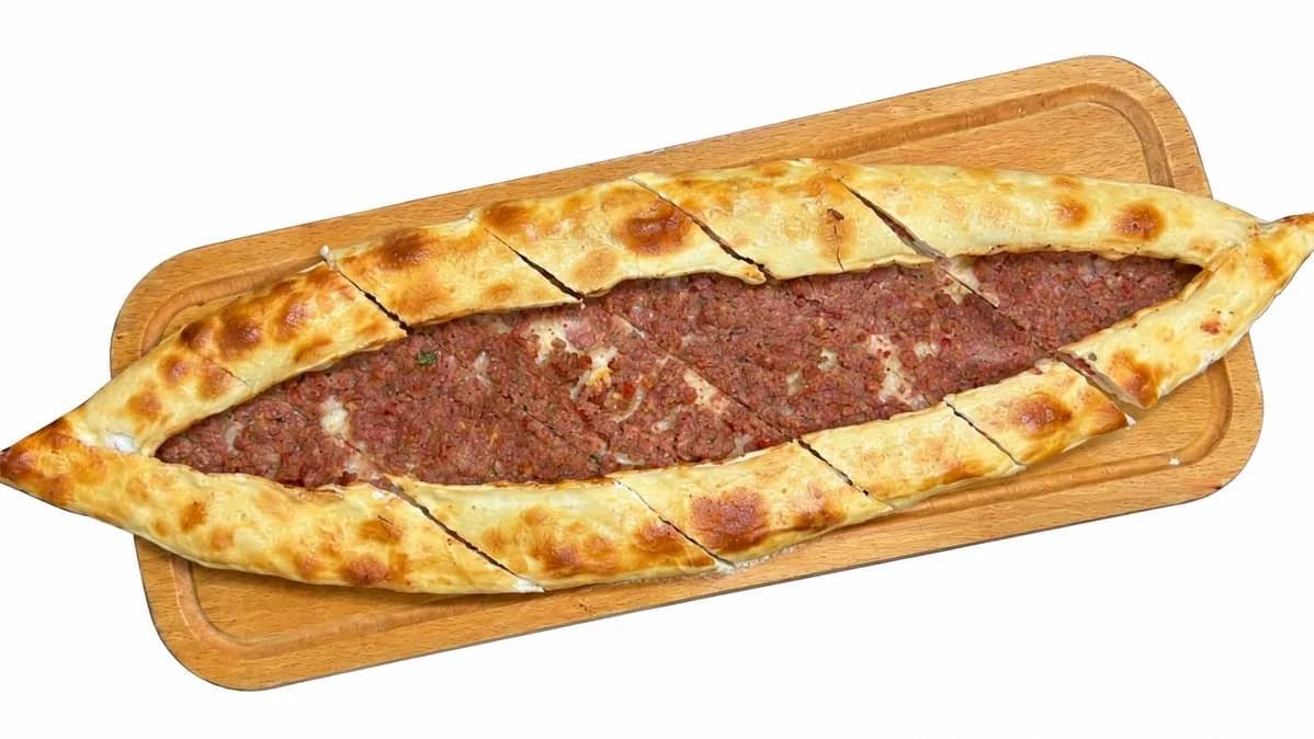 Pide with minced meat
