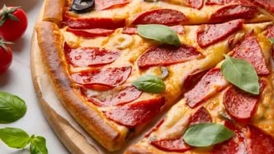 Uly pepperoni pizza