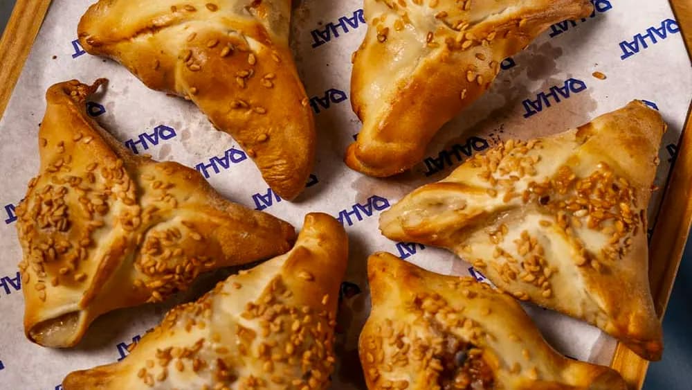 Patatesli ve peynirli samsa