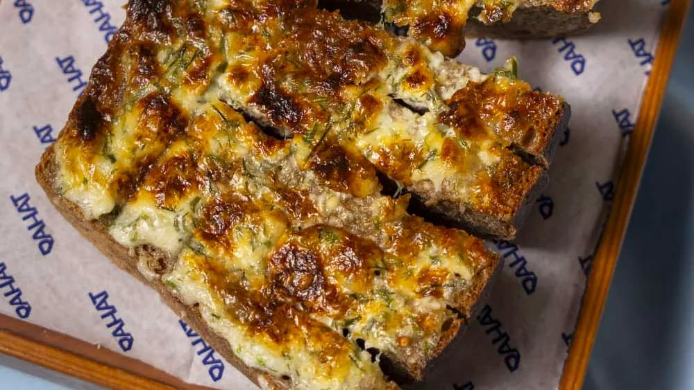 Sarımsaklı ekmek