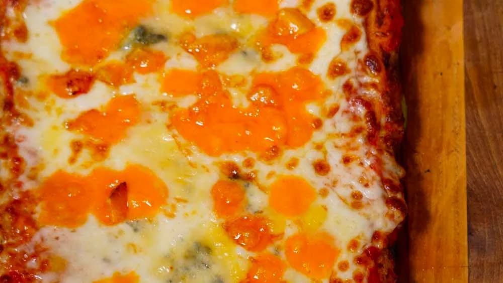 Dört Peynirli Pizza