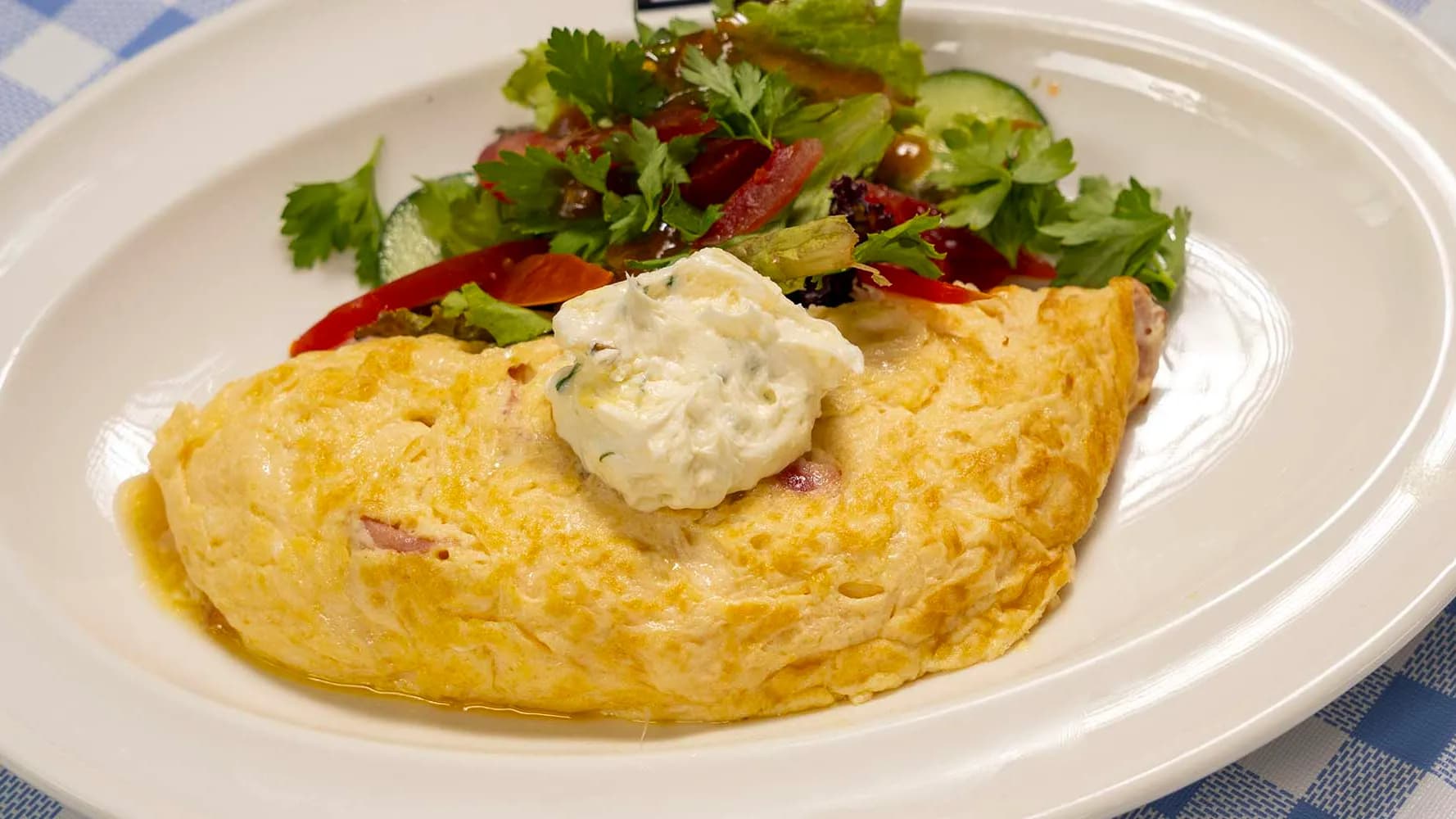 Peynirli ve jambonlu omlet