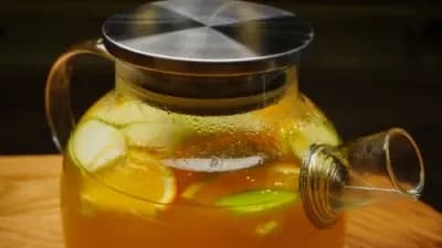 Fruit tea from the bartender