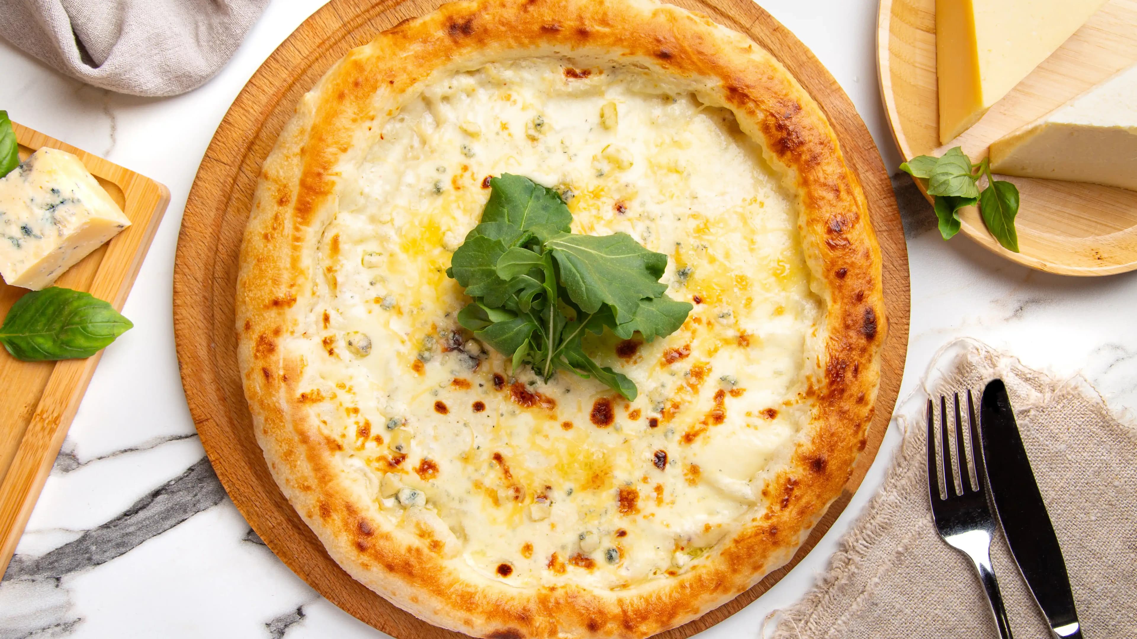 4 peýnirli pizza