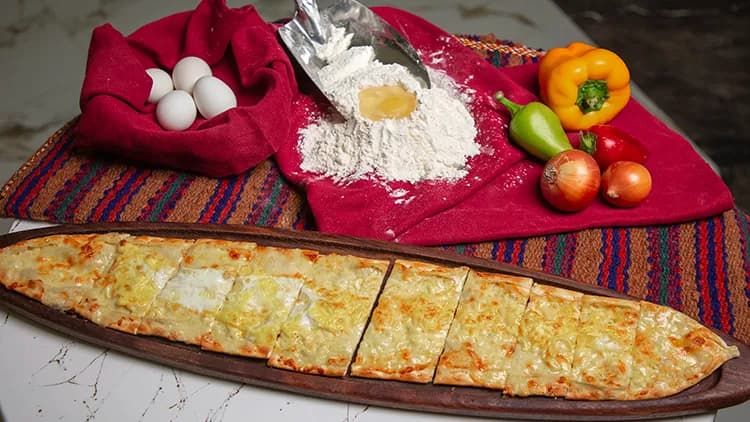 Peýnirli türk pide