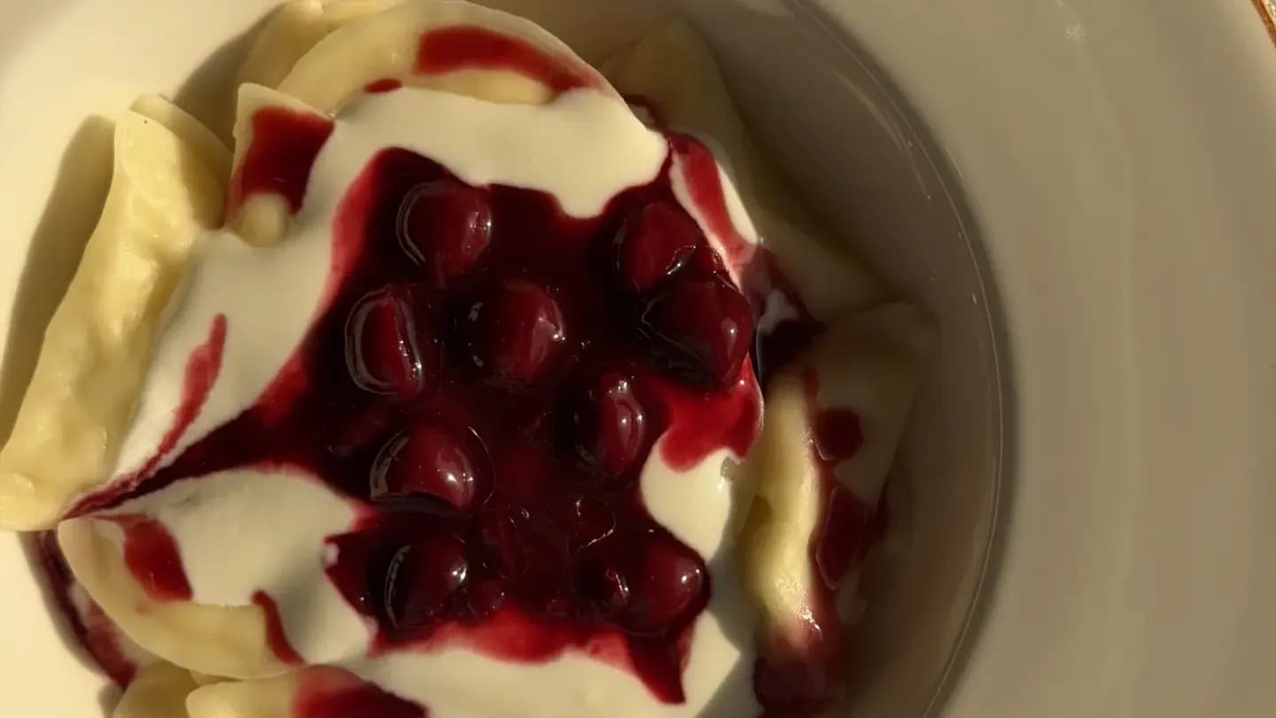 Dumplings with cottage cheese and cherries